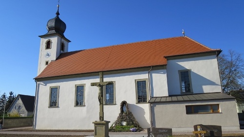 Außenansicht der Filialkirche St. Bartolomäus in Oberspiesheim