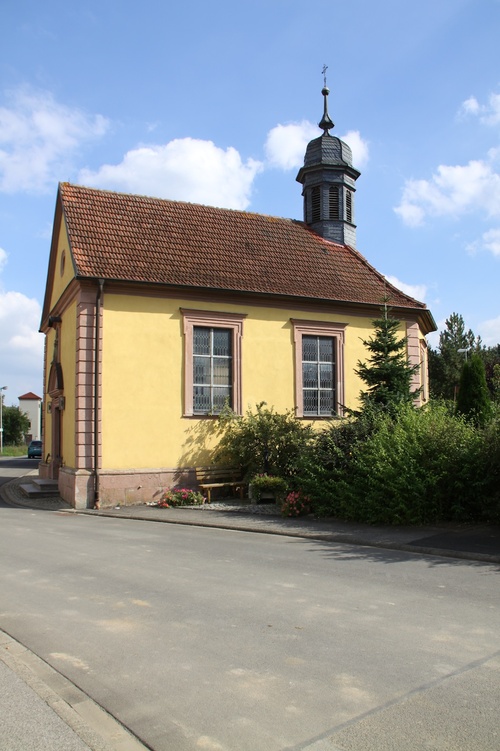 Außenansicht der Filialkirche St. Anna in Vögnitz