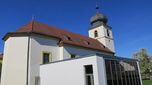 Außenansicht der Filialkirche St. Ägidius in Gernach